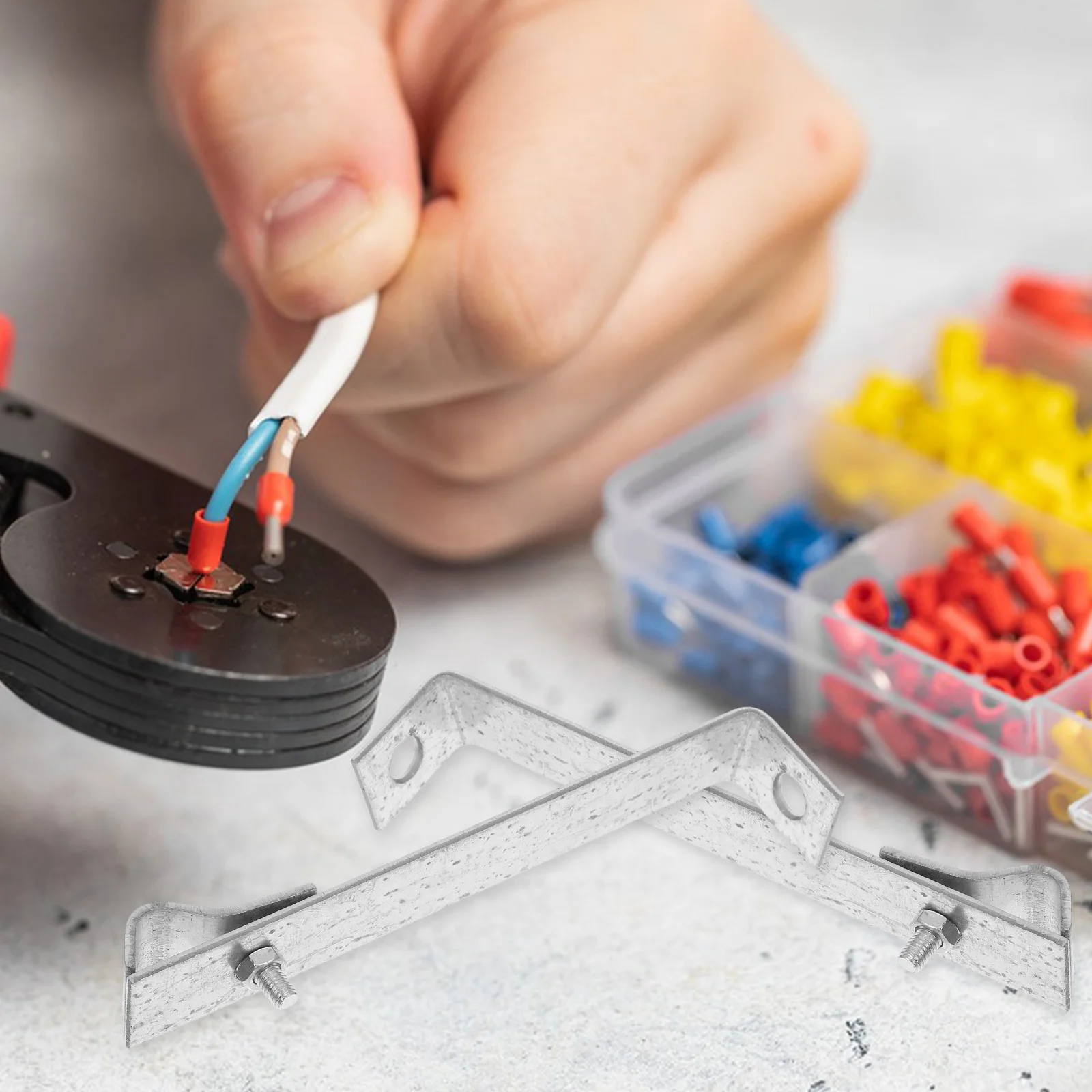 

10Pcs Protection Brackets Galvanized L-Shaped Right Angle Support Clips for Grounding Solar Panels Chain Link Fence