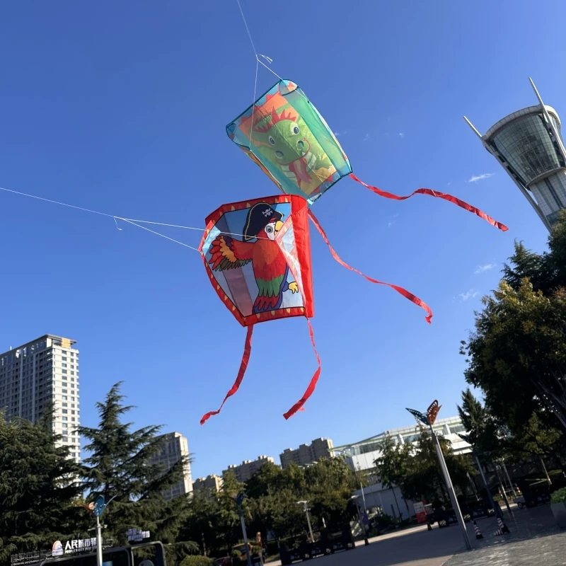 ว่าวพกพาสำหรับเด็ก วัสดุริปสต็อป ว่าวเล่นลม ว่าวไนลอนราคาถูก