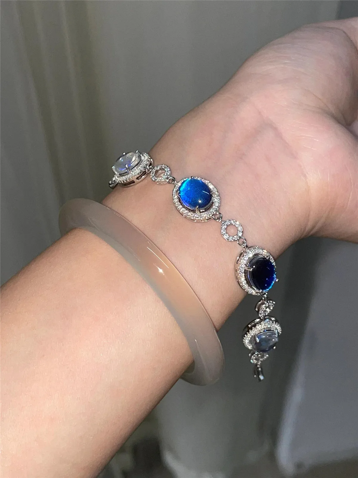 

Браслет из серебра 925 пробы с инкрустацией в натуральном цвете, овальный кабошон из смолы-бабочки, светящийся в темно-синий Morpho, ручная работа