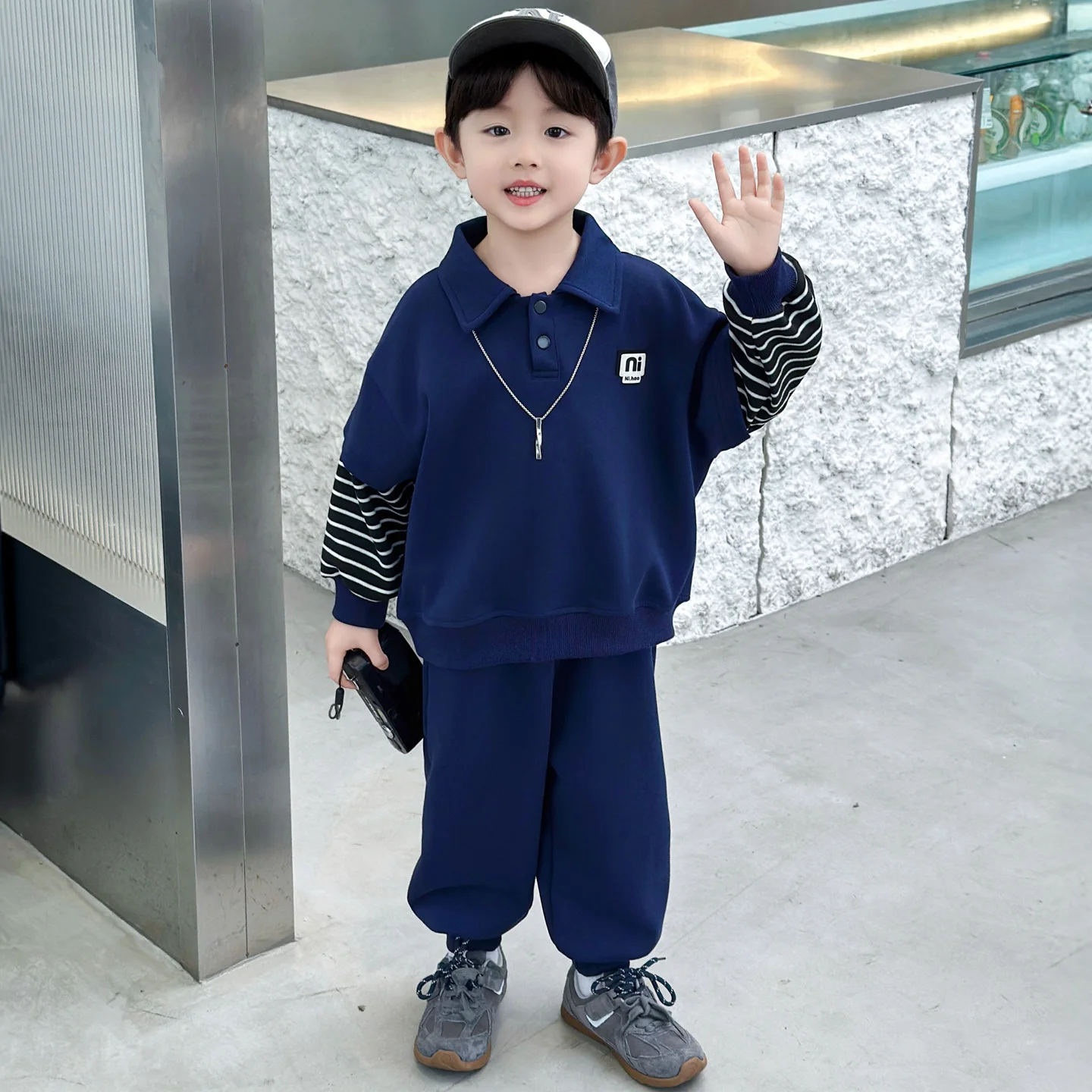 

Комплект повседневной одежды для мальчиков: свитшот и брюки, весна-осень 2025, новая модная коллекция, комплект из двух предметов для малышей, хлопок/полиэстер