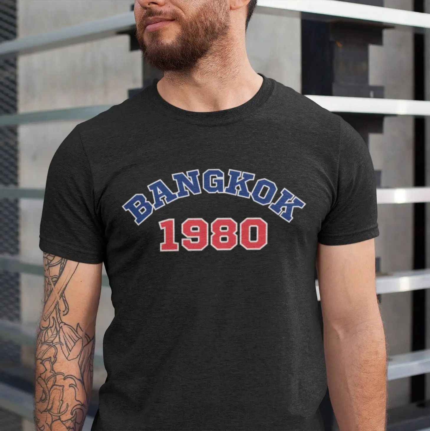 Футболка с забавной пародией из Таиланда, Бангкока 1980 Футболка с забавной пародией из Таиланда, Бангкока 1980