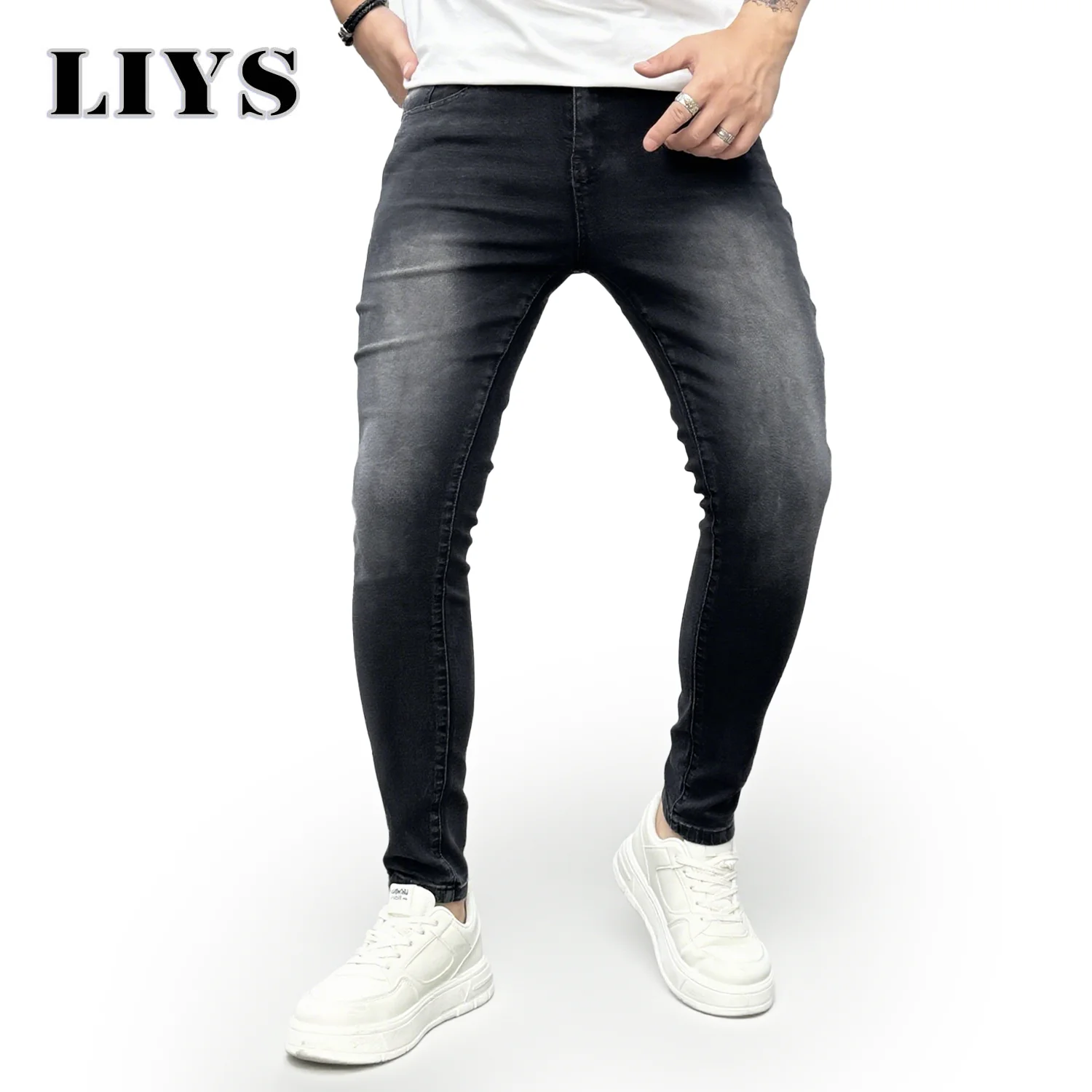 جينز ضيق للرجال في منتصف الليل من Summer Men's Jet Black Fade مع مقاس حضري أنيق مصمم للرجل الحديث المليء بمحور الموضة