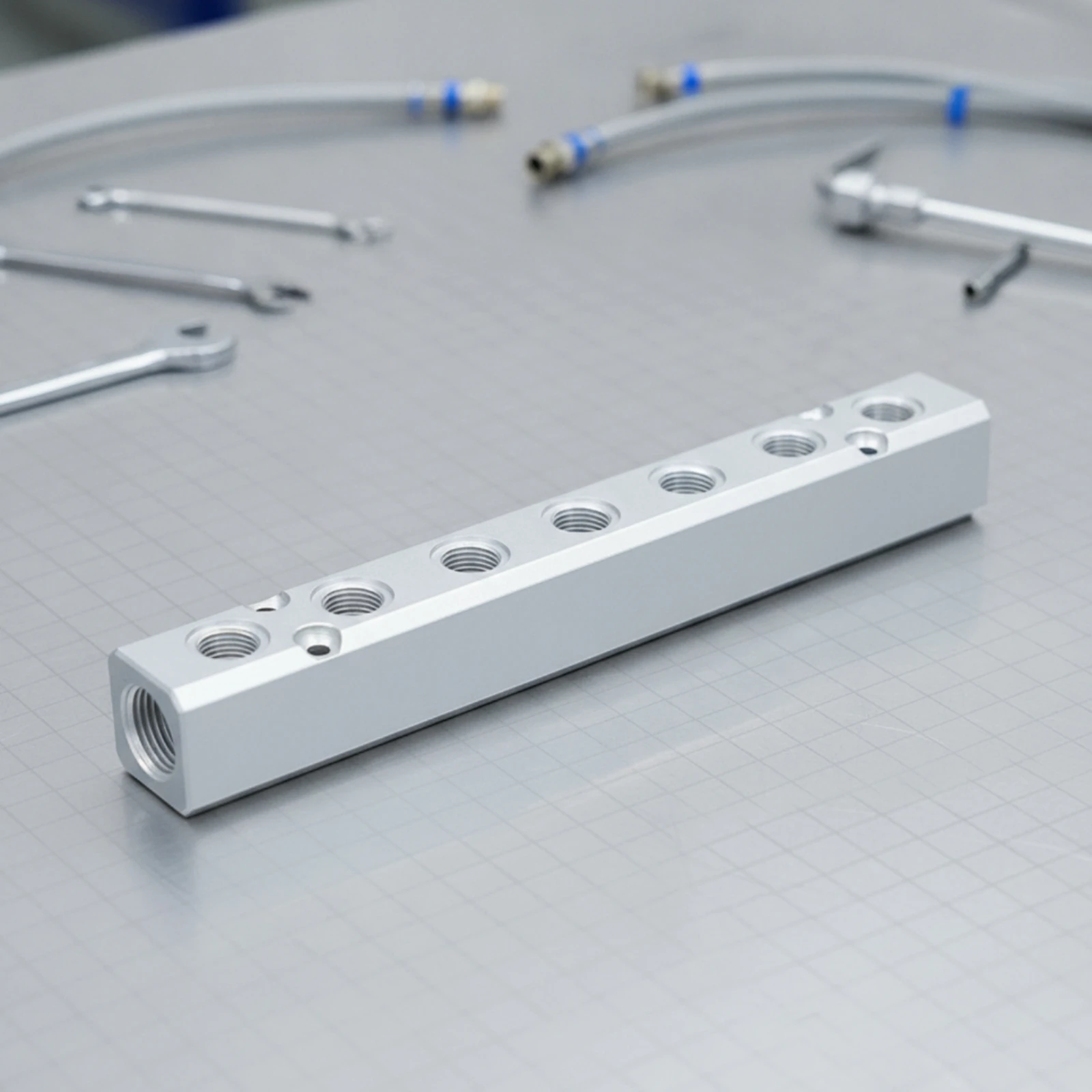 Pneumatic Manifold Block Multi-Port Air Distribution Manifold Air Distribution Block Machined Hardware Long-Lasting