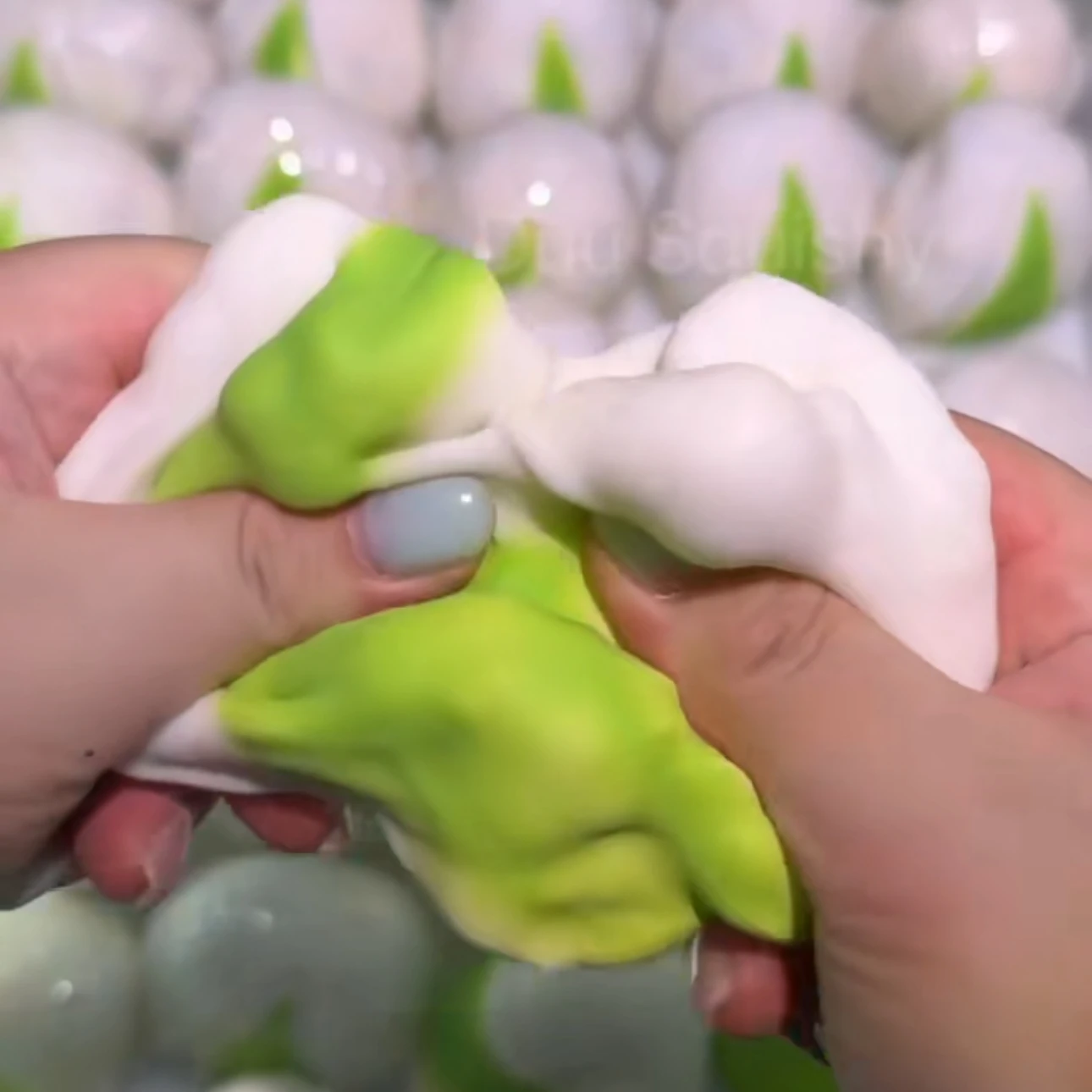 bola-anti-stress-de-pistache-macia-brinquedo-fidget-crocante-blocos-redondos-recheados-asmr-alivio-do-estresse-relaxamento-das-maos-brinquedo-de-presente
