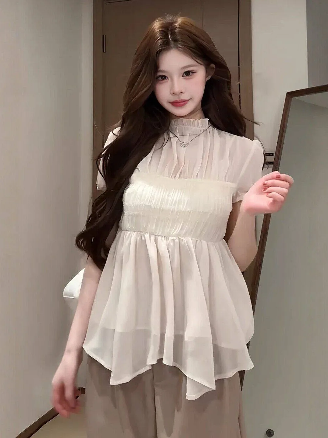 

Нежная женственная летняя блузка из шифона с коротким рукавом, свободного кроя, стройнящая, в французском стиле, асимметричная, для повседневной носки