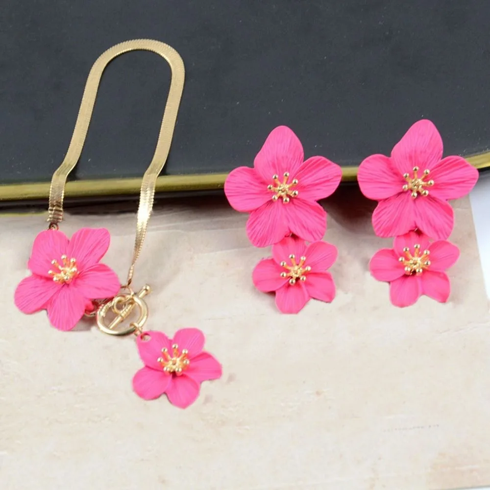 OT バックルフラワーネックレスイヤリングセット誇張されたメタルフラワージュエリーセットボヘミアスタイル繊細なペンダントジュエリースーツギフト