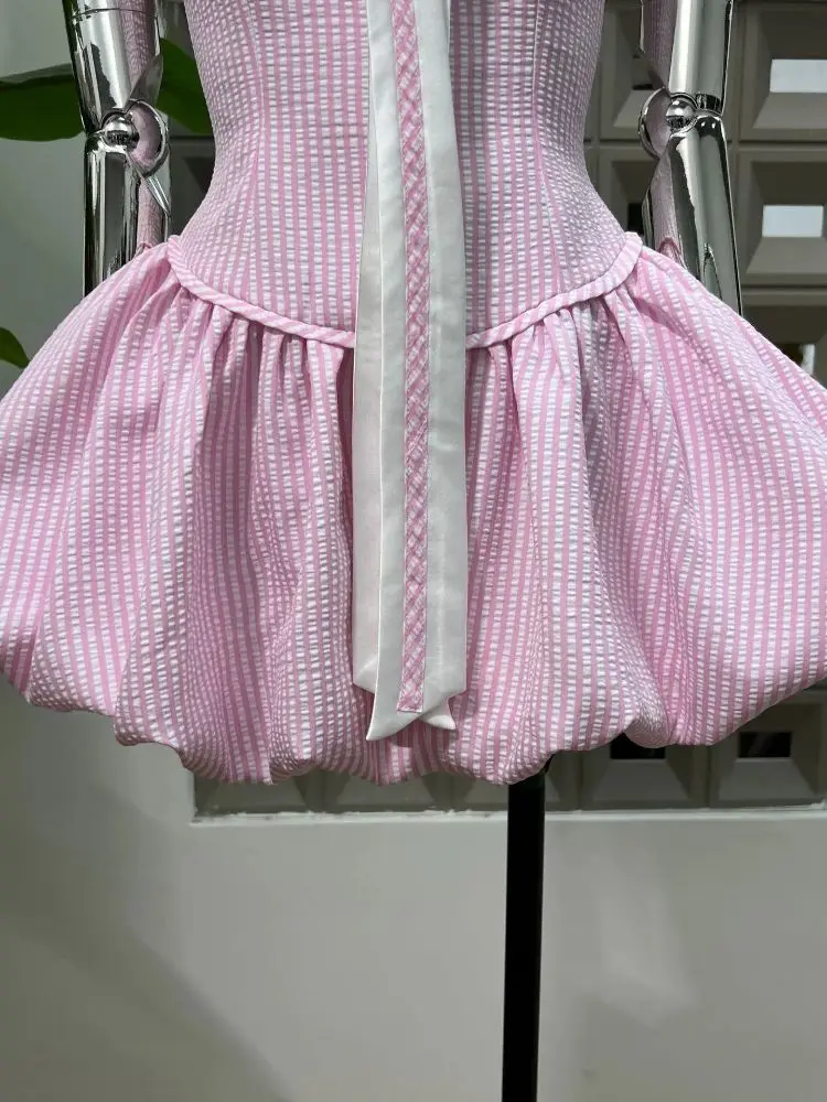 Zabawne, urocze, designerskie, letnie, nowe sukienki damskie, wiązane, w paski, granatowe, z falbankami, na przyjęcie urodzinowe, do klubu, wieczorowe, dla celebrytek.