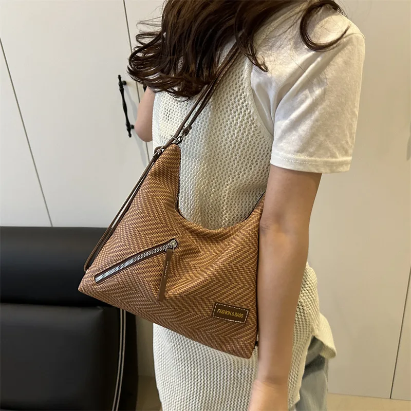 

2025 New Korean version niche shoulder bag multi-functional fashionable backpack largecapacity commuter tote bag for women