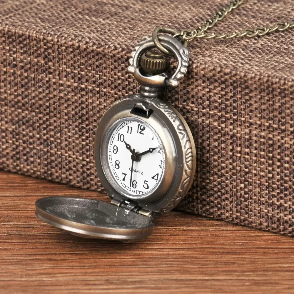 Vintage USSR Soviet Badges Sickle Hammer Pocket Watch Necklace Bronze Pendant Chain Quartz Clock Fashion Emblem Women Men Gift