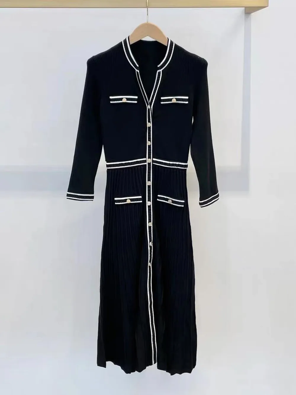 

High-End Version European Sle V-Ne Color Blo Slim Fit Long Skirt Knitted Dr Women's Faionable Ele Dr