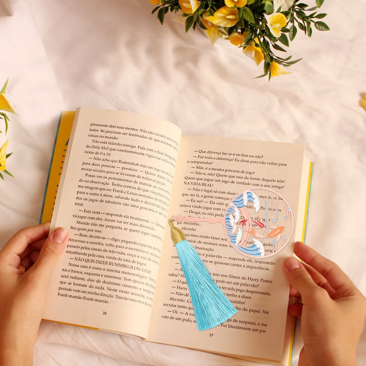 

Metal Bookmarks Folding Fan Fish Rose Golden Tassels Lightweight Magnetic Bookmarks Creative Gift for Book