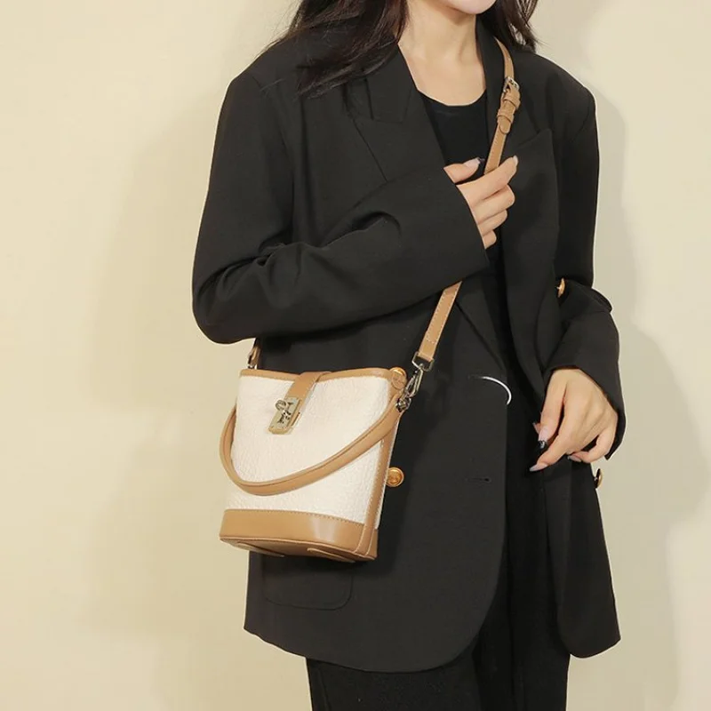 

Vintage Fashionable Letter Logo Messenger Purse Shopper Bag For Women Luxury Leather And Large Capacity