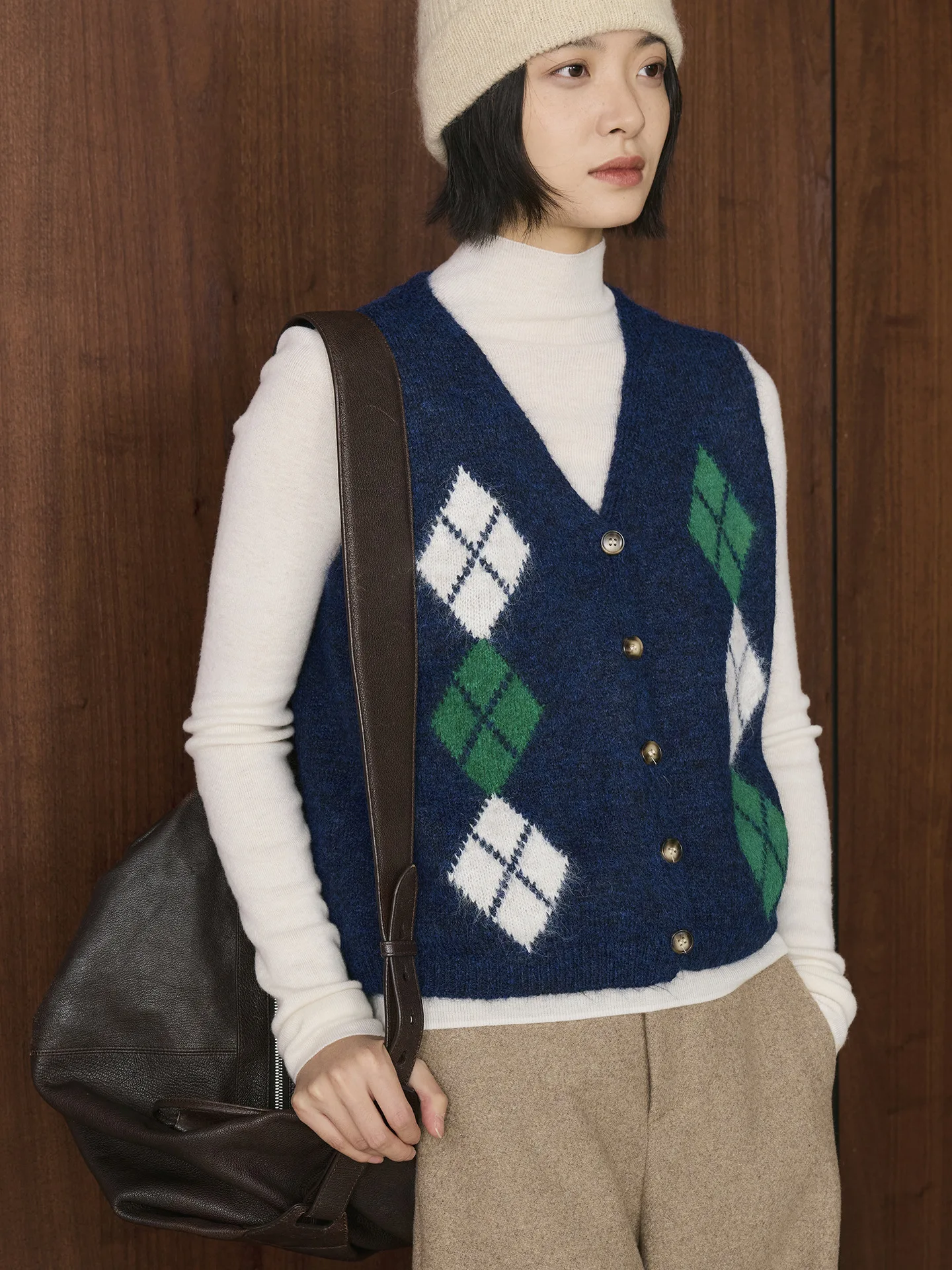 

Winter new Korean retro relaxed diamond grid sleeveless wool cardigan vest V-neck knitted top for women