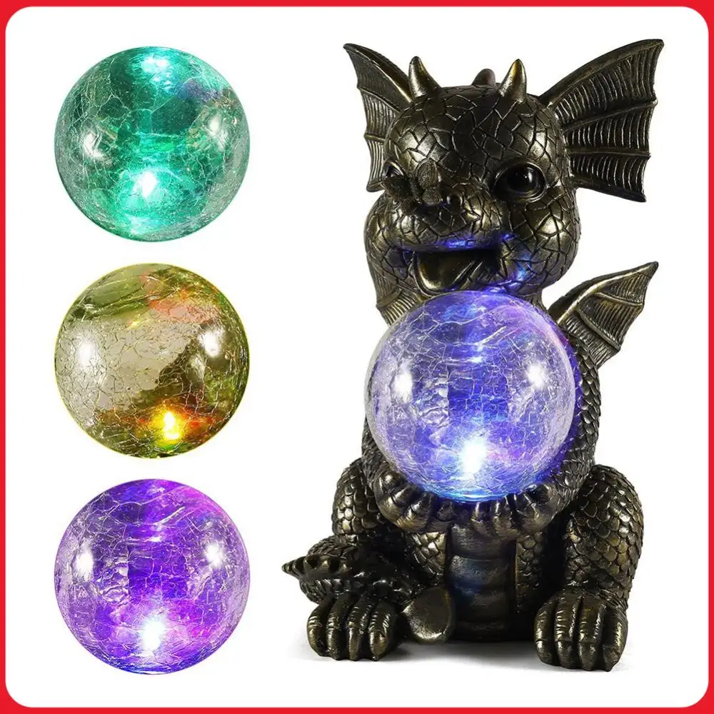 樹脂製の愛らしい赤ちゃんドラゴンの置物、ソーラーライト付き防水ガーデン彫刻、パティオ、庭、芝生、ポーチ用のかわいいドラゴン像