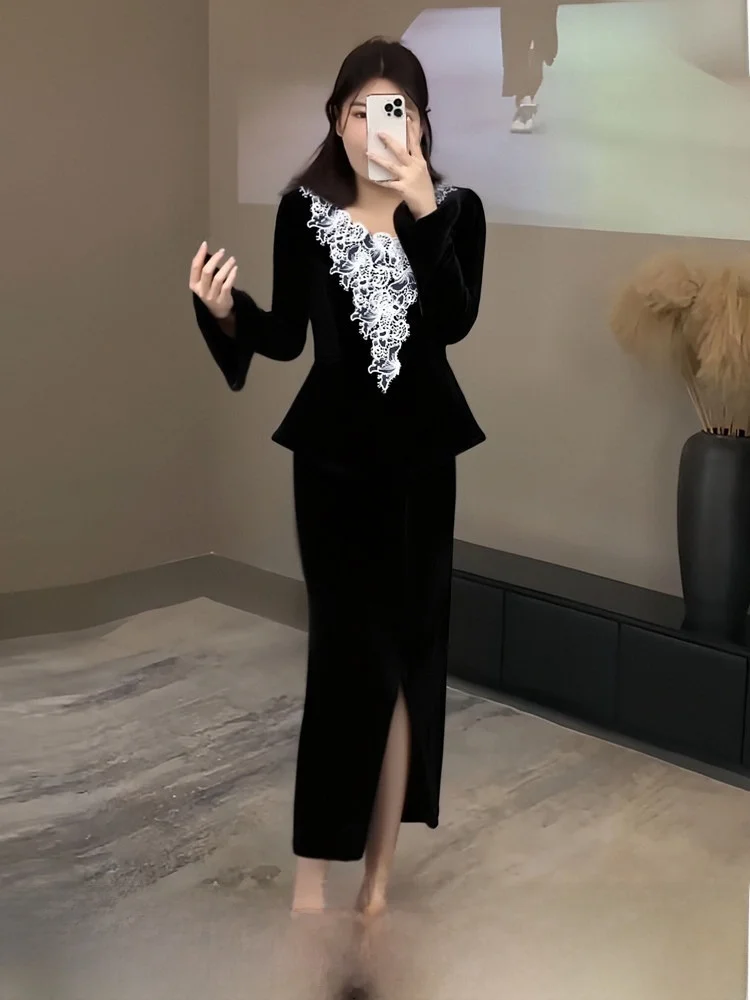 

Ретро-комплект из бархатного топа с кружевом и юбки больших размеров: модный зимний наряд для женщин, юбка А-силуэта с высокой талией, длинный рукав, V-образный вырез, комплект