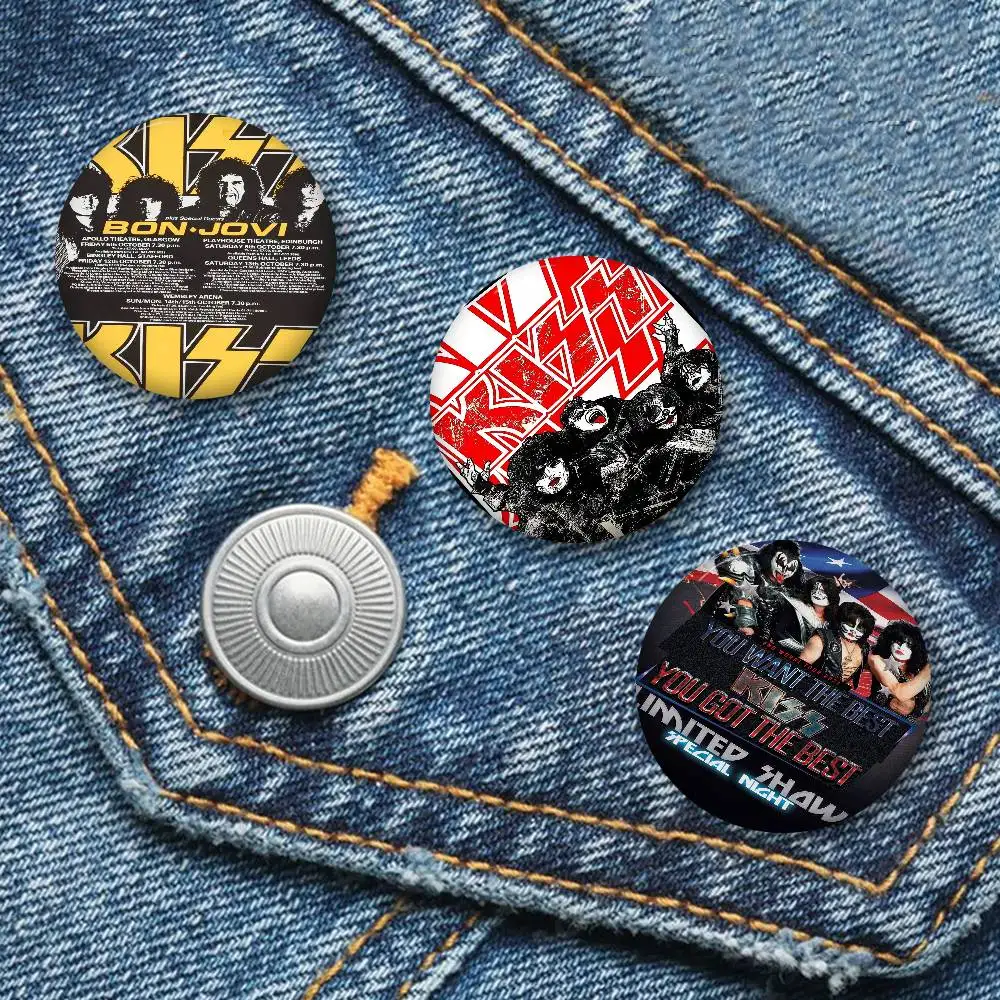 Rock Band Kuss Anime Taste Pin Handgemachte Brosche Für Kleidung Cartoon Abzeichen Rucksack Dekoration Schmuck Zubehör