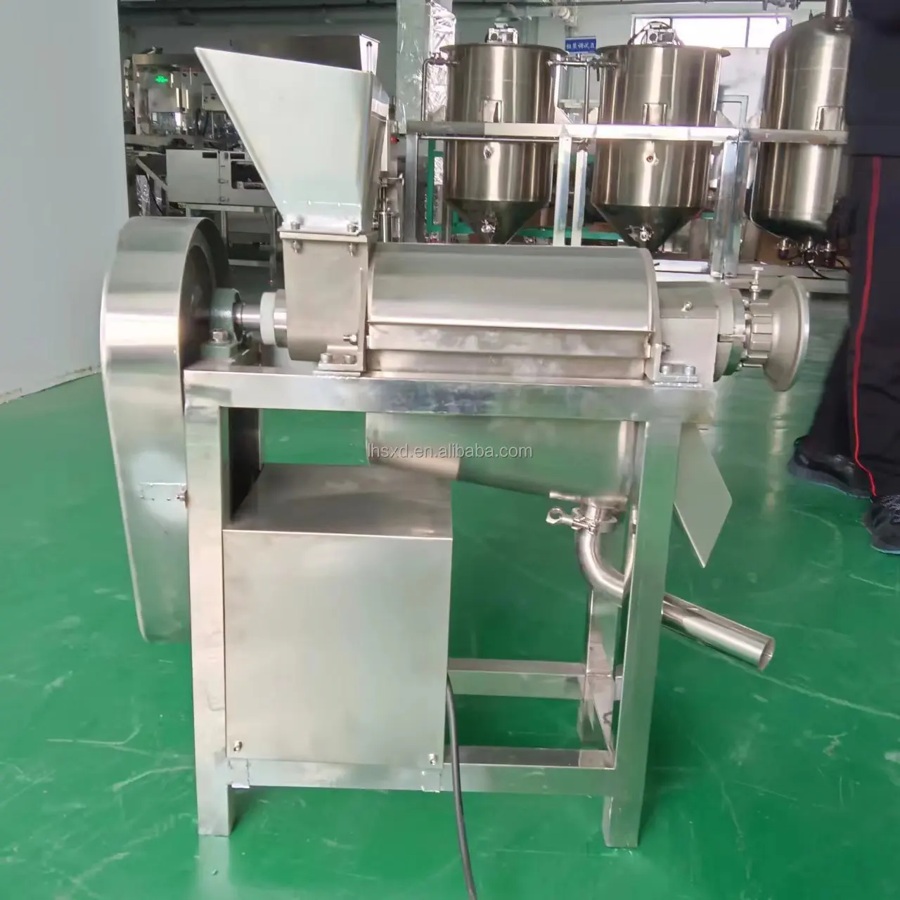 304 Stainless Steel Fruit and Vegetable Spiral Juice Extractor Machine Fruit Processing Machine Pass Fruit Juice Making Machine