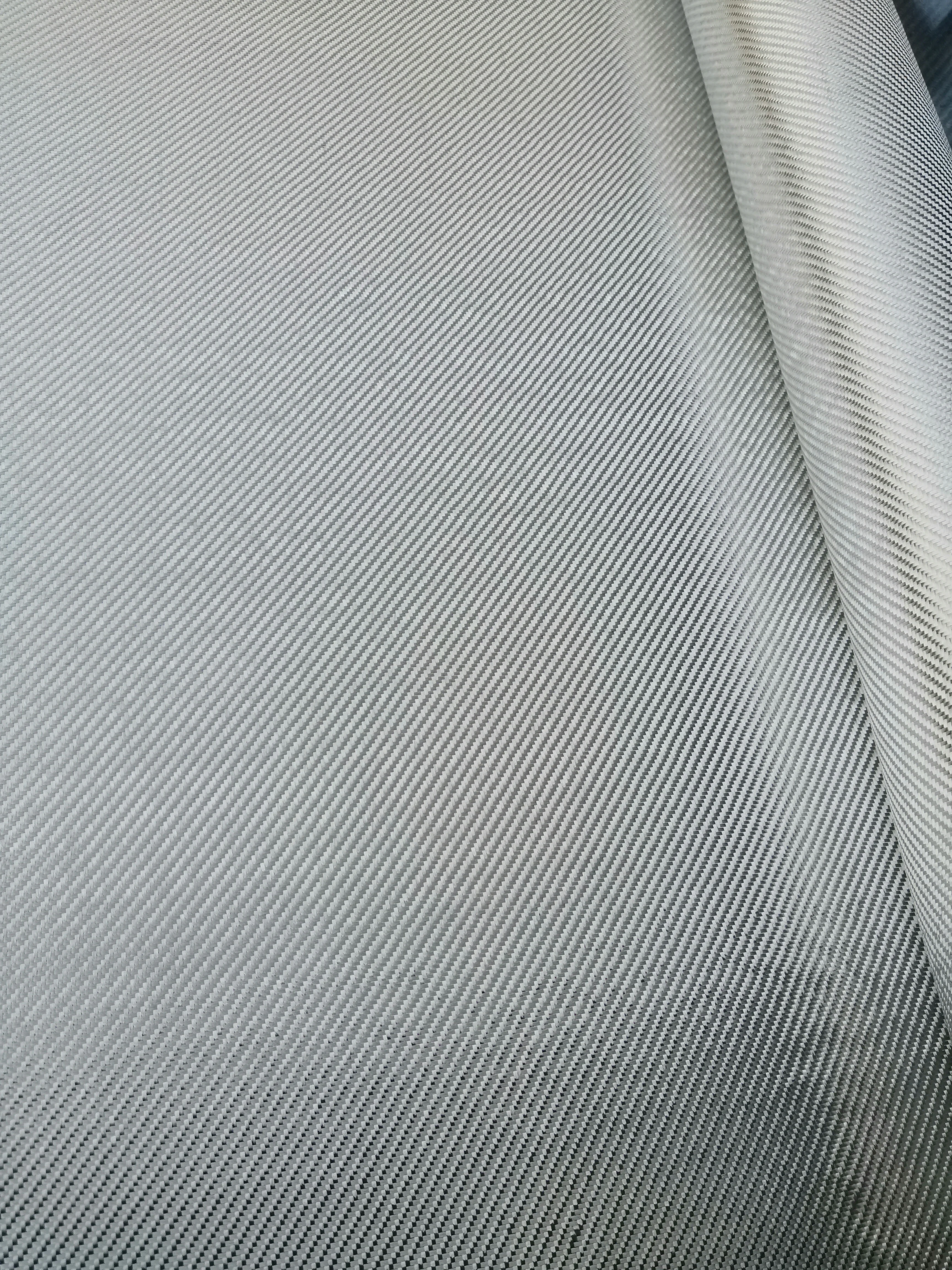 3k 240gsm plattiertes, glänzendes Silber-Glasfasergewebe, 2x2 Twill, 1m Breite, Gewerbliche Qualität, 30cm/50cm Länge – Detail 1