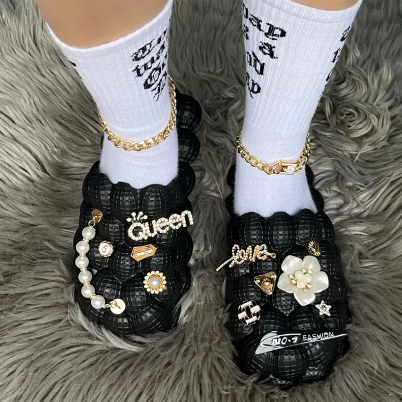 Women Flip-Flops Sandals Hot-Selling New Personality Bubble Slides Fashion In Summer Home Massage Sandals For Men And Women