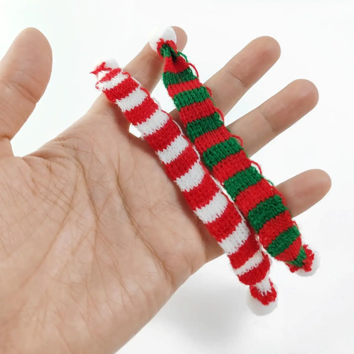 12/24 Stück Mini-Strickmütze, Mini-Weihnachtsschal-Set, Mini-Weihnachtsmannmützen zum Basteln, Mini-Weihnachtsdekorationen, Baumschmuck