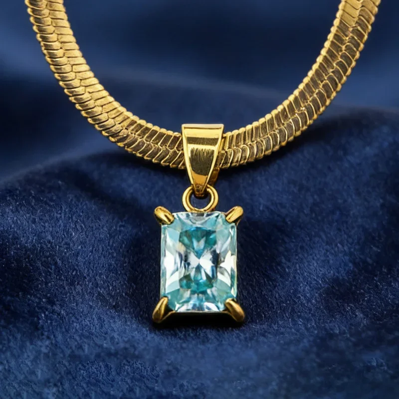 

1pc 2.0Carat Glamorous Square Azury Moissanite Golden Pendant Necklace with Fashionable Design, Exquisite and Luxurious.