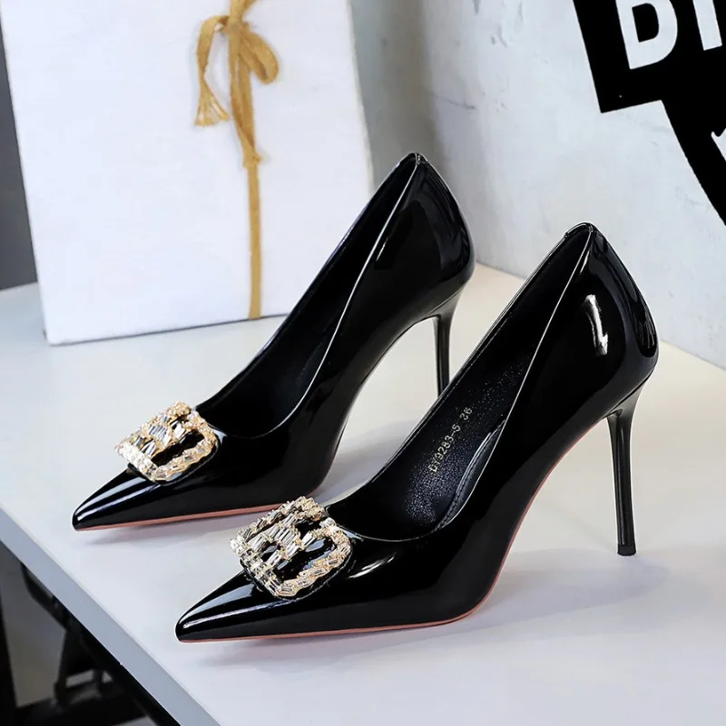 

7cm-10cm High Heels for Women's Fashion Rhinestone Pointed Head Pumps Sexy Thin Heel Patent Leather Light High Heel Single Shoes