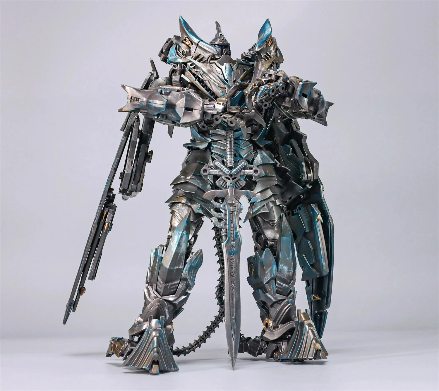 

BAIWEI Transformation TW-1104 TW1104 Strafe Robot Action Figure [IN STOCK ]