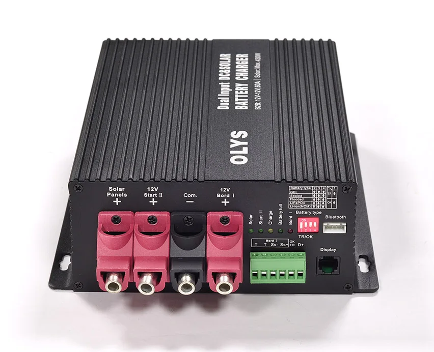 Supporto per caricabatterie CC e solare a doppio ingresso da 12 V a 12 V. APP e misuratore gratuiti BT. Batteria per caricabatterie automatico intelligente per veicoli