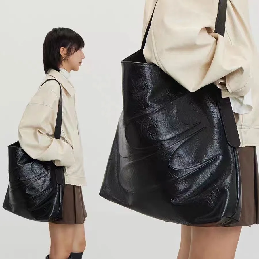 2024 Black Oil Wax Tote Bag Female Large Capacity PU Handbag Stylish Cool Men Women Street Shoulder Bag Minimalist INS Hot Girls