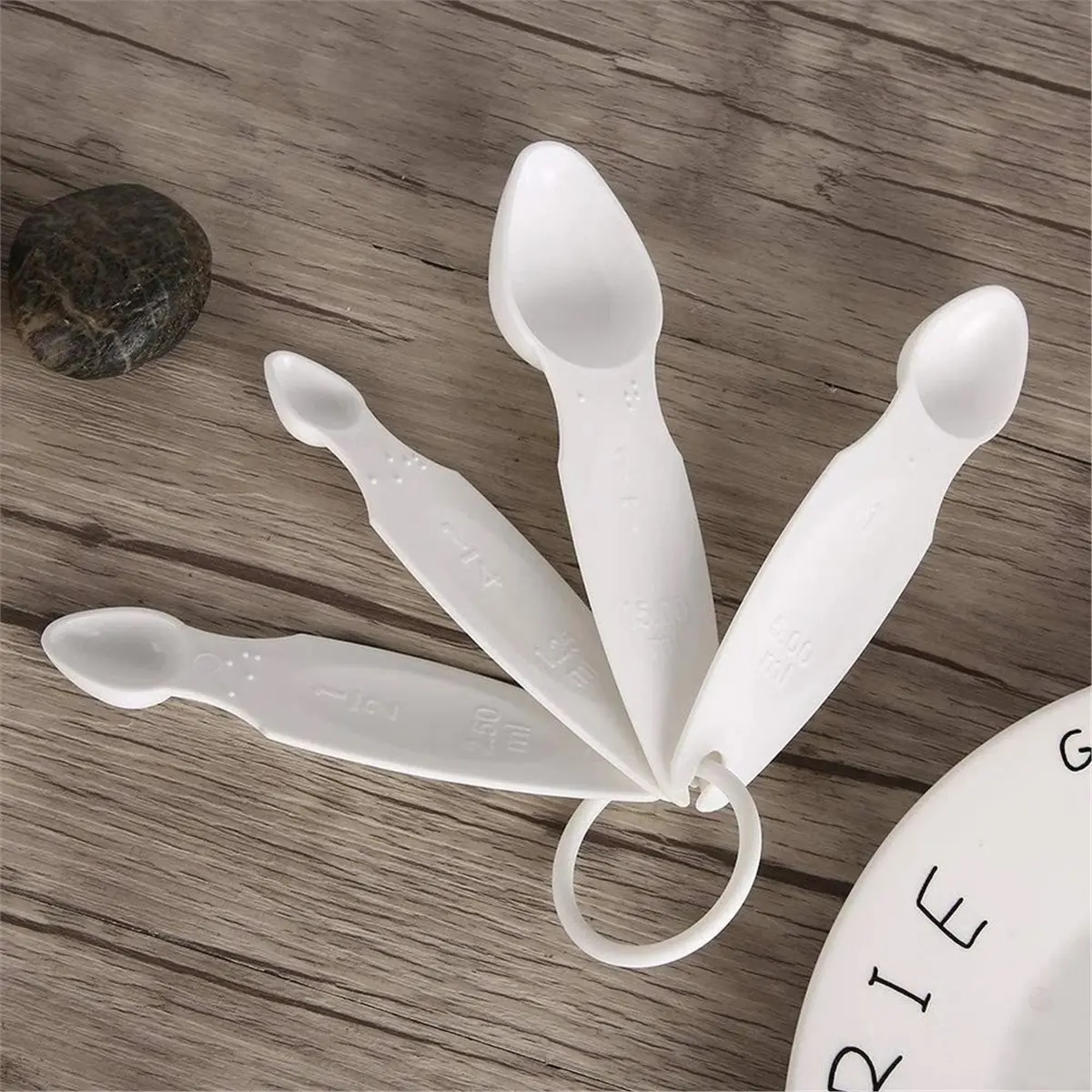 PHONE&GEAR 4Pcs Braille Measuring Spoons and Cups Set for Blind People Baking Supplies Kitchen Measuring