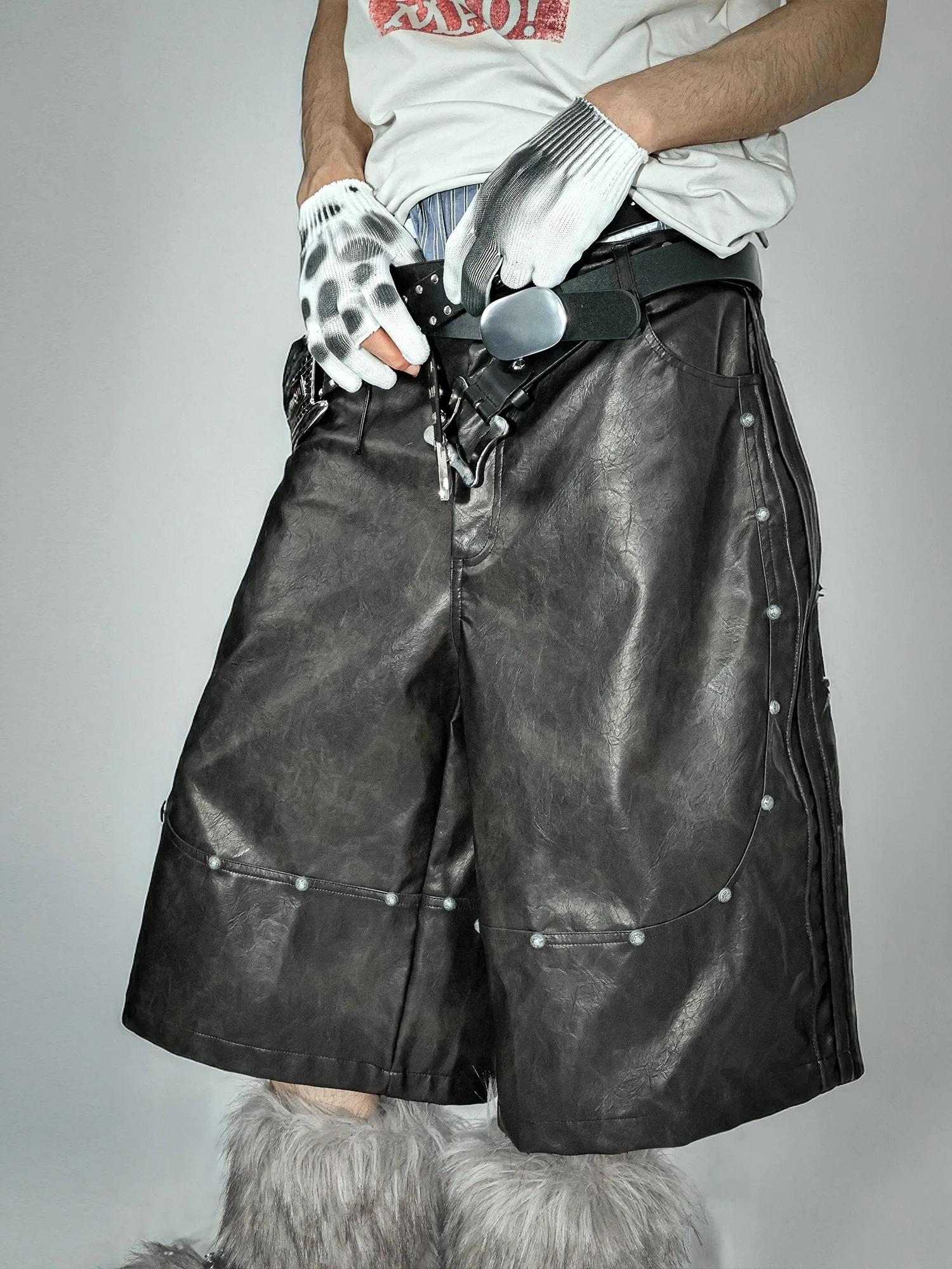 

Mauroicardi Autumn Cool Pu Leather Wide Leg Calf-Length Pants Men Rivet Luxury Designer Clothes Streetwear Runway Fashion 2025