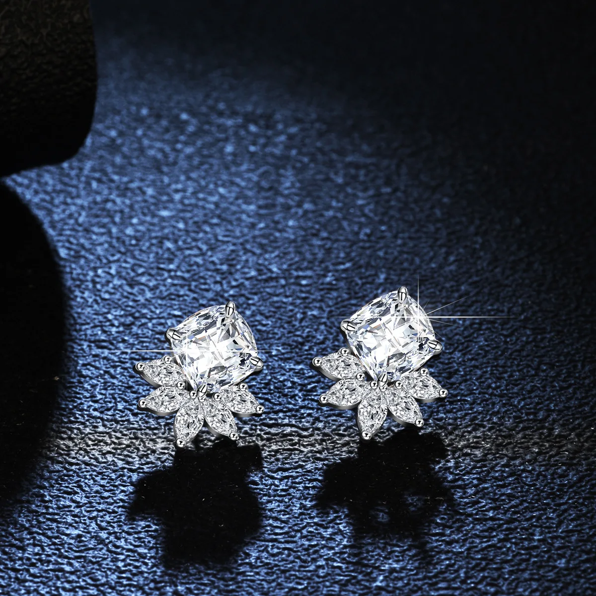 Luxury Platinum Pt950 Earrings for Women Sunflower Earrings Stud Pillow Square Pagoda Wedding Moissanite Diamond Shaped Jewelry