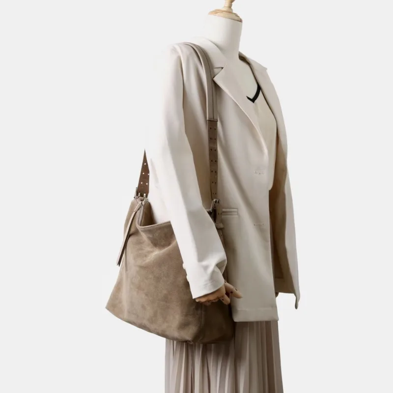 Women's Large Capacity Leather Tote Bag Fashionable Faux Suede Underarm Single Shoulder Bag Soft Zipper Closure Handbag 2026