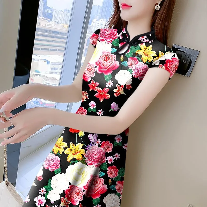 2024 Summer New Mid Length Improved Qipao Dress with Printed Inner Layup Cover Stomach Retro Western Style Mid Length Dress