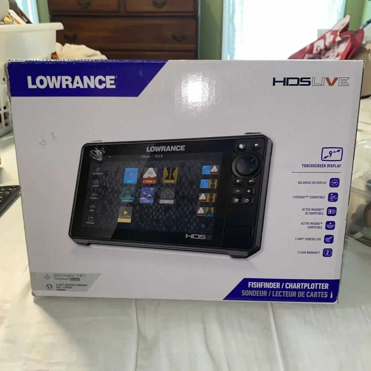 

BRAND NEW Lowrance HDS PRO 12 Inch Fish Finder - with Active Imaging HD 3-in-1 Transducer and Smartphone Integration