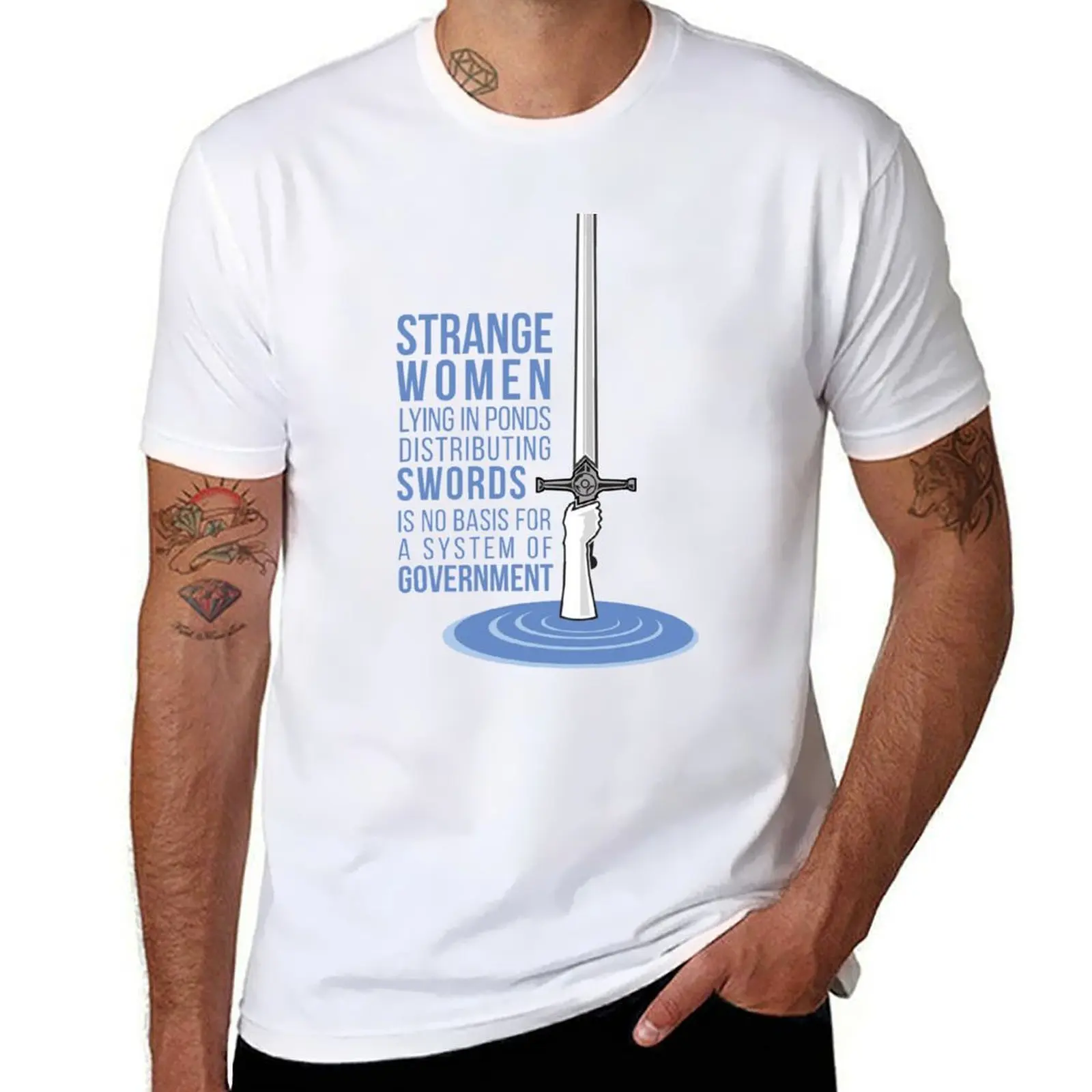 

Monty Women Swords Lying Distributing Python Strange - Ponds in T-Shirt Casual Loose Daily Wear T-Shirt
