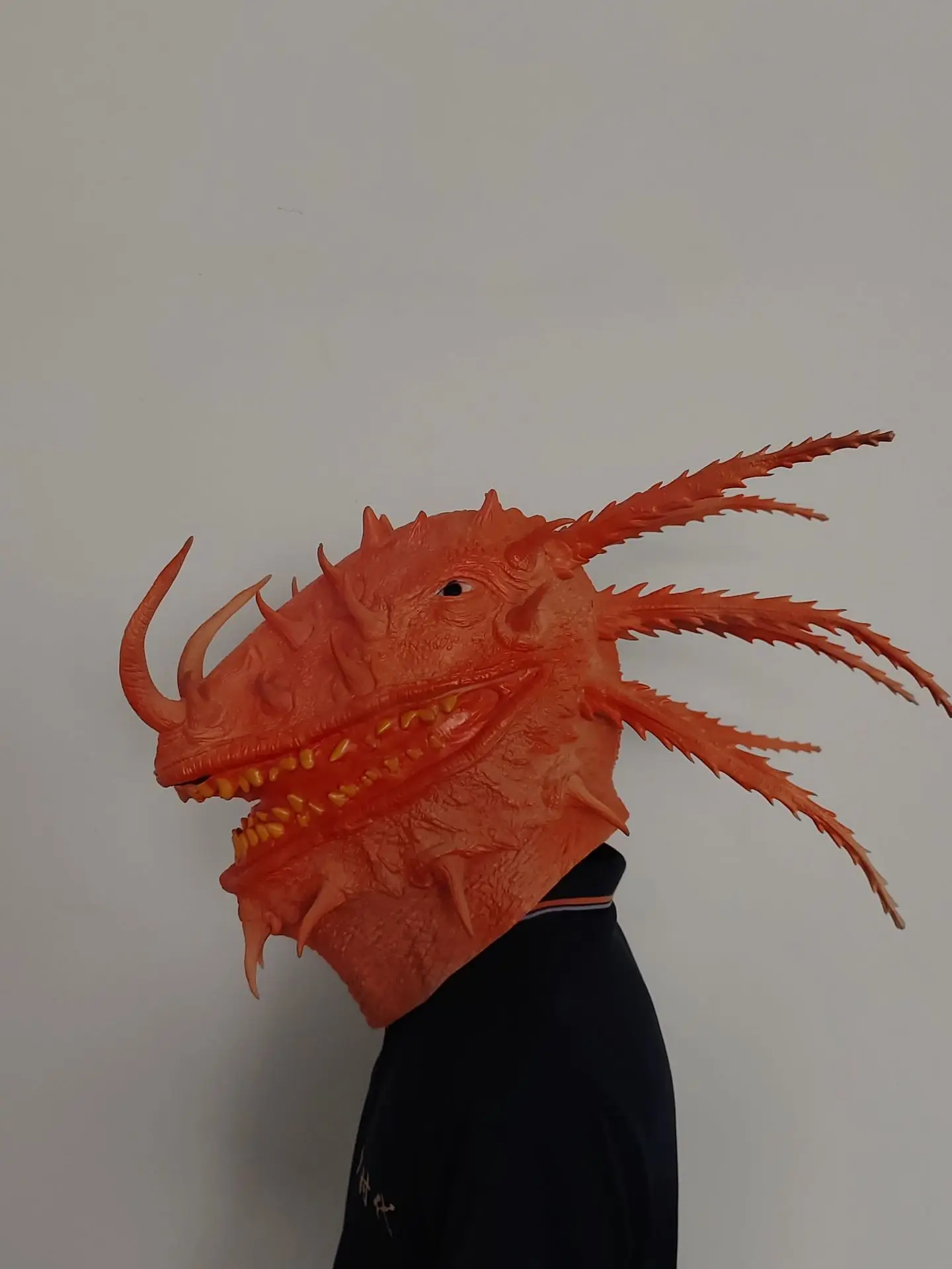 Gruselige Monsterkopf-Latexmaske, Stachelige Alien-Bestienmaske mit Tentakelhörnern, Halloween-Cosplay-Karnevalsparty-Horror-Kostüm-Requisiten – Detail 1