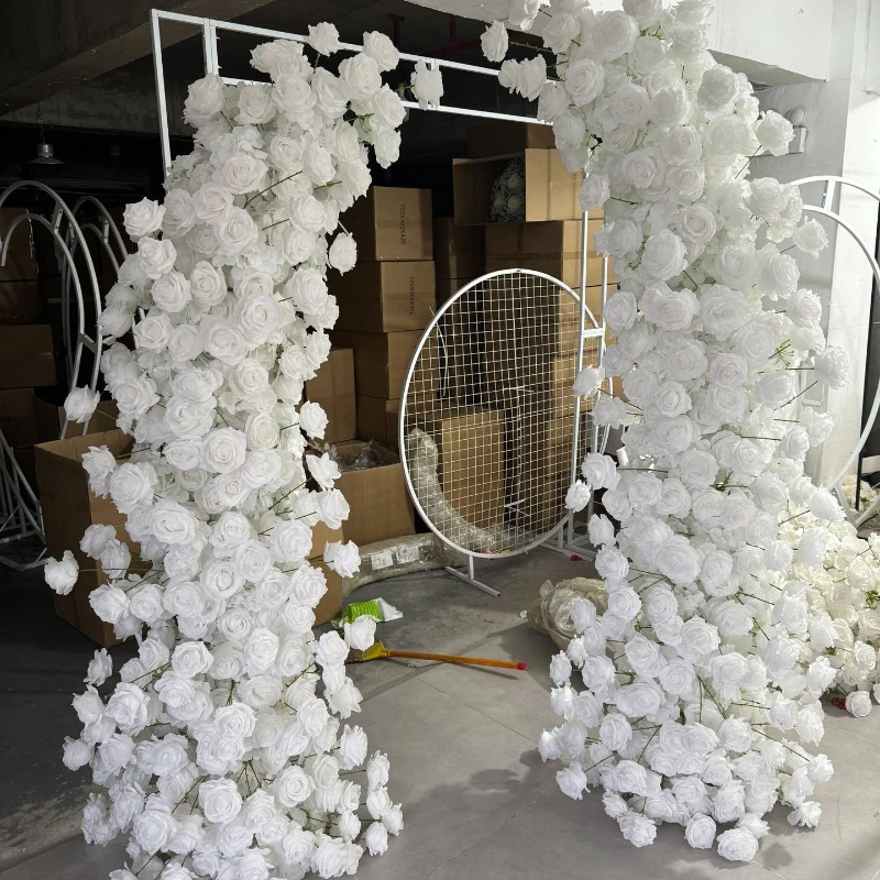 

Искусственная чистая белая роза и цветочная композиция из коровьего рога идеально подходит для свадебного фона и витрины торгового центра S