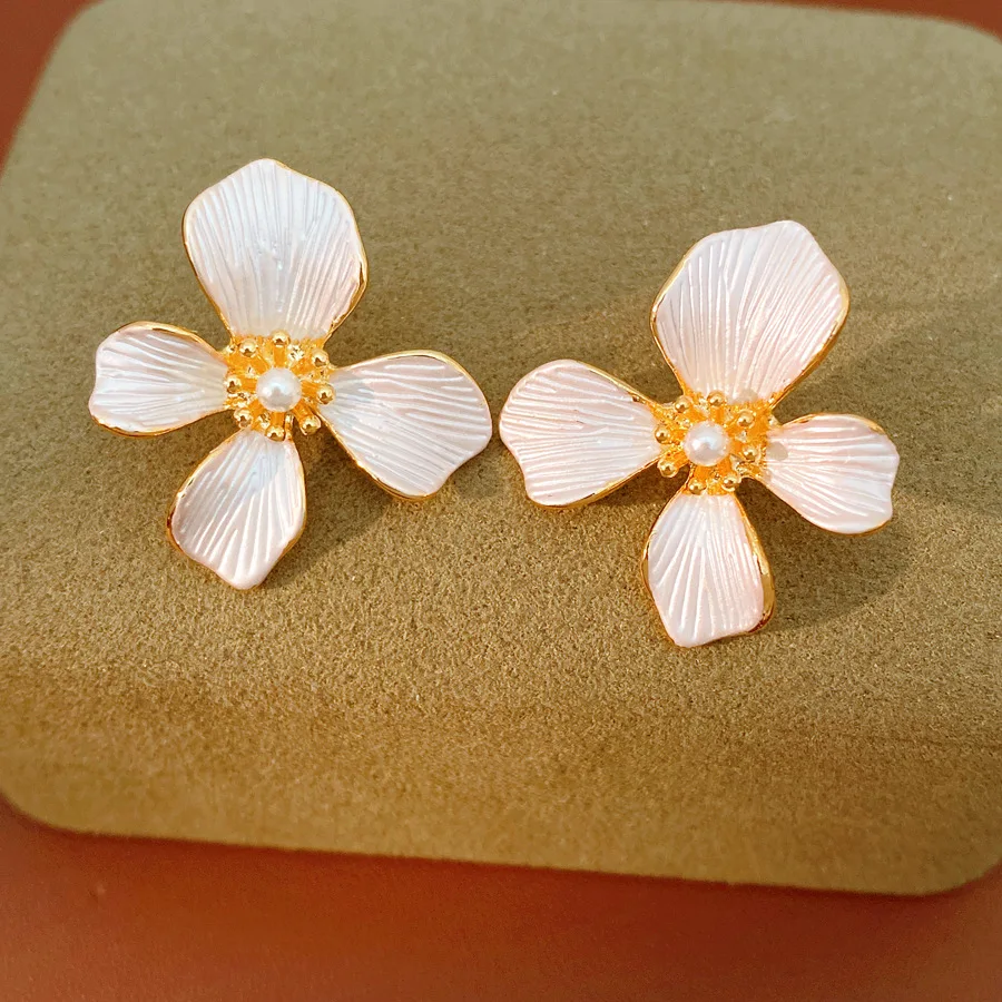 

18k Gold Plated Enamel Floral Stud Earrings for Women Elegant Imitation Pearl Ear Studs Fashion Jewelry Office Daily Wear