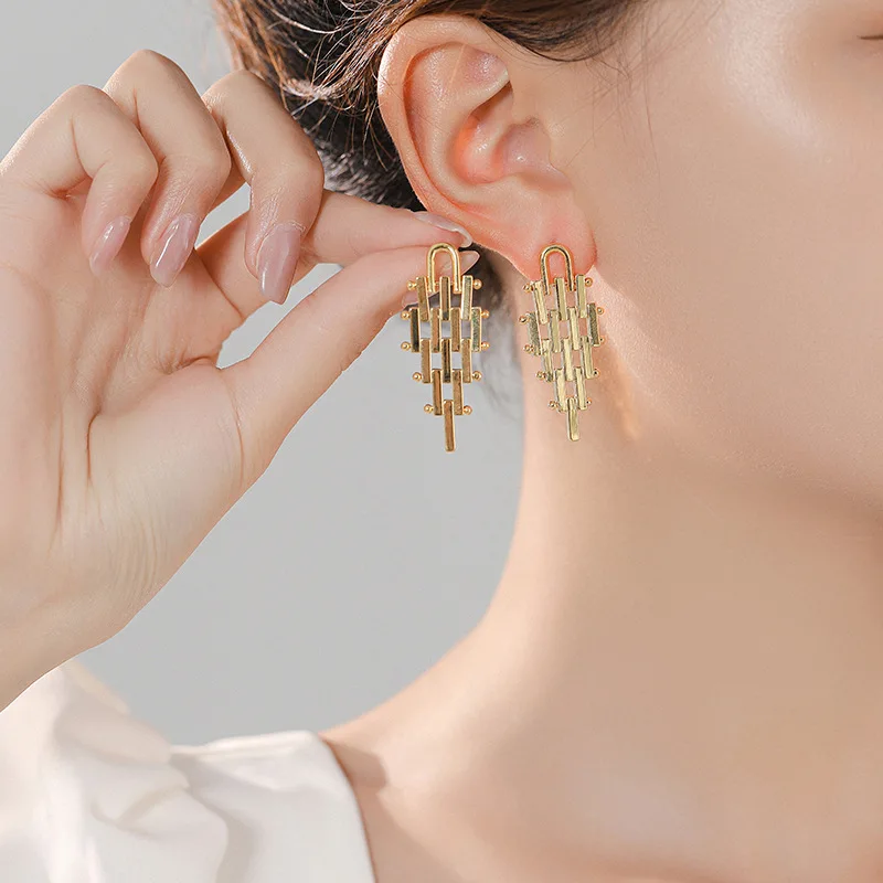 European and American Fashion Geometric Metal Earrings, Retro Tassel Earrings, Niche Trapezoidal Temperament Earrings