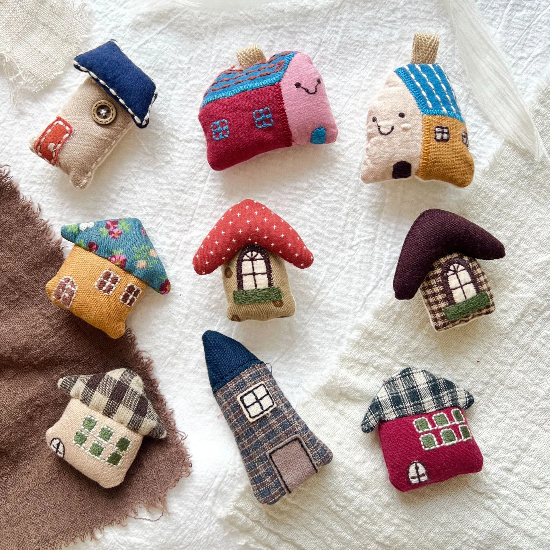 

Korean Fabric Brooch Cartoon House Cotton Filled Creative DIY for Hair Clip Clothing Embellishment Upgraded Portable