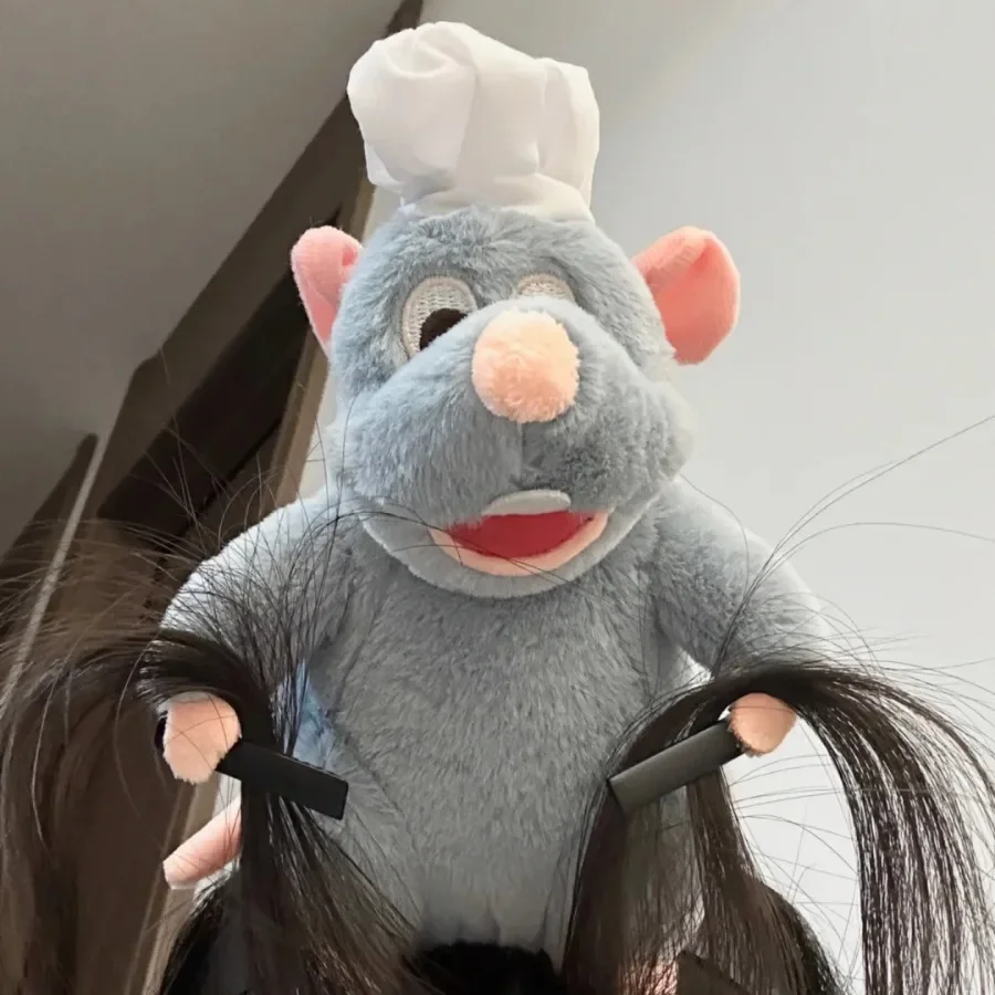 

Miniso Anime Disney Ratatouille Hairband Kawaii Cartoon Plush Doll Headband Wide-Brimmed Hairpin Photo Headdress Creativity