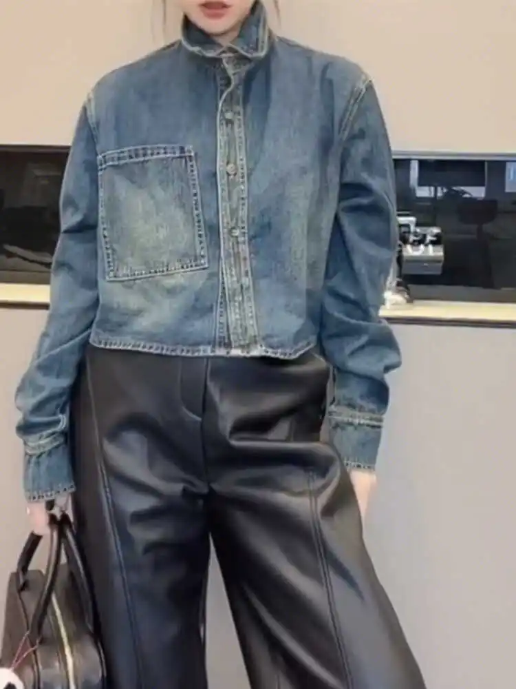 Spring 2026 Women\'s Short Denim Jacket Loose Long Sleeve Turn-down Collar Pocket Detail Casual Top Comfortable Fit Outerwear