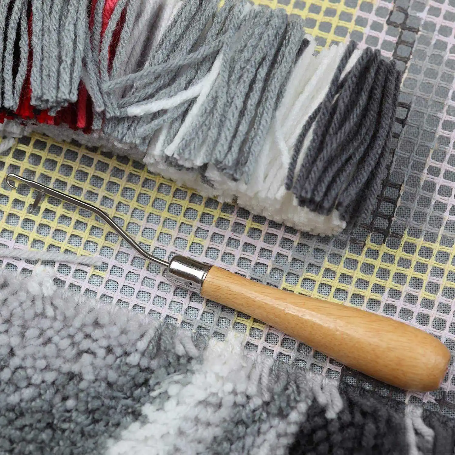ABGE-2Pcs Blank Rug Hooking Mesh Latch Hook Canvas Kit With 2 Pcs Wooden Bent Crochets For DIY Rug Tapestry (19X19 Inch)