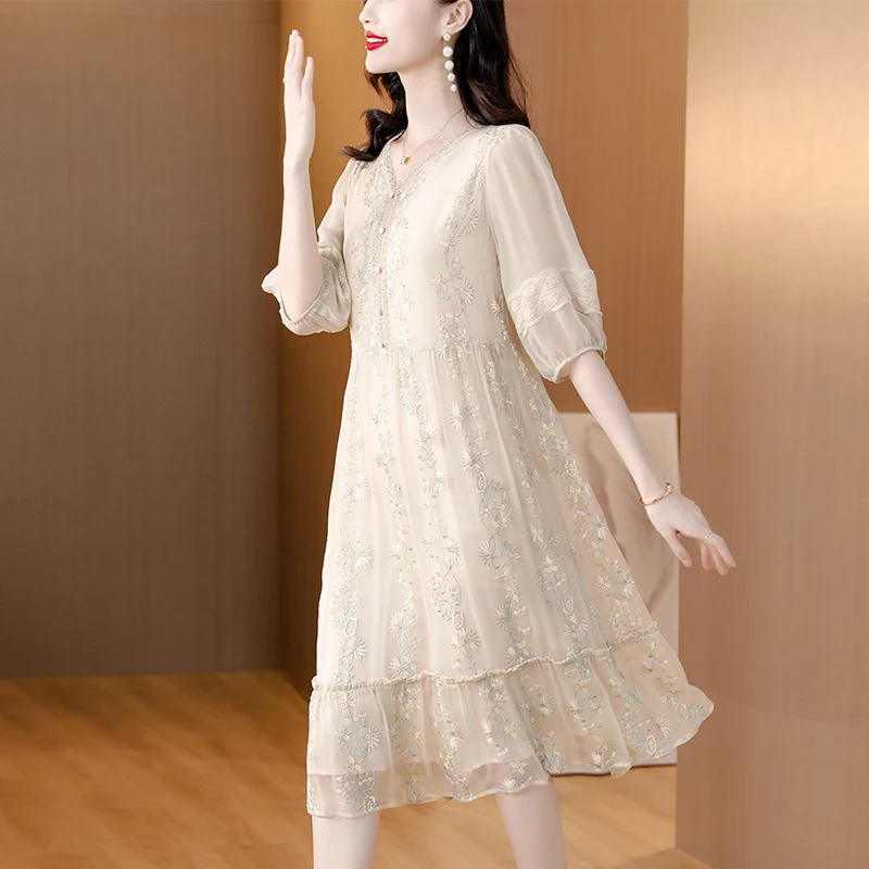 2023 Spring/Summer New Loose Embroidery Lace Spliced Short Sleeve Dress Women's V-Neck Apricot Silk Large Over Knee Long Dress