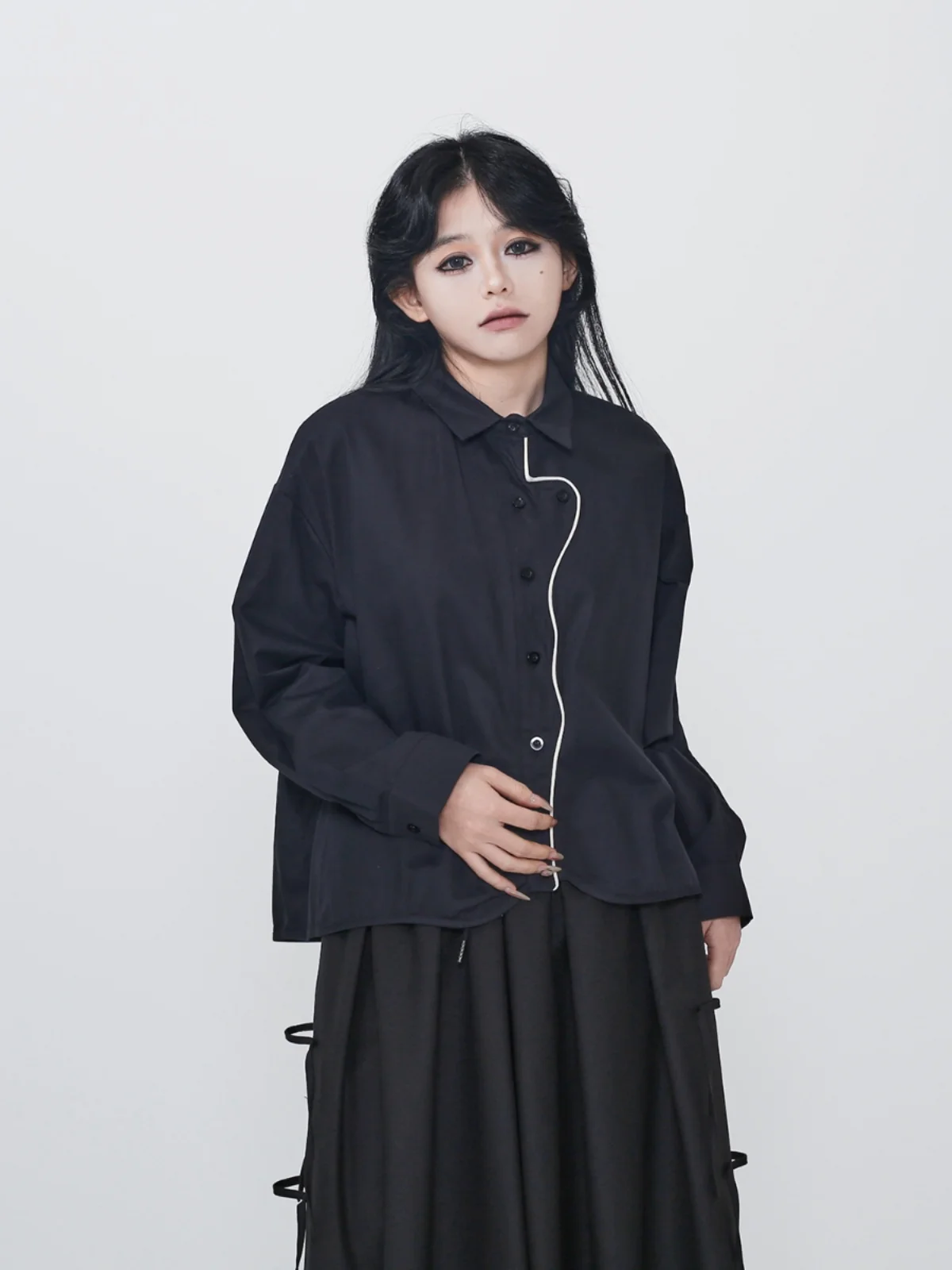 

Рубашка женская премиум-класса с длинным рукавом, свободного кроя, черная, с простым геометрическим узором, осенняя новинка, серия Dark Series, Hidden Seek