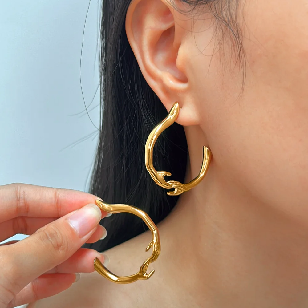 DIY accessories Korean version hand in hand sister earrings design high sense fashion personality versatile cold wind earrings f
