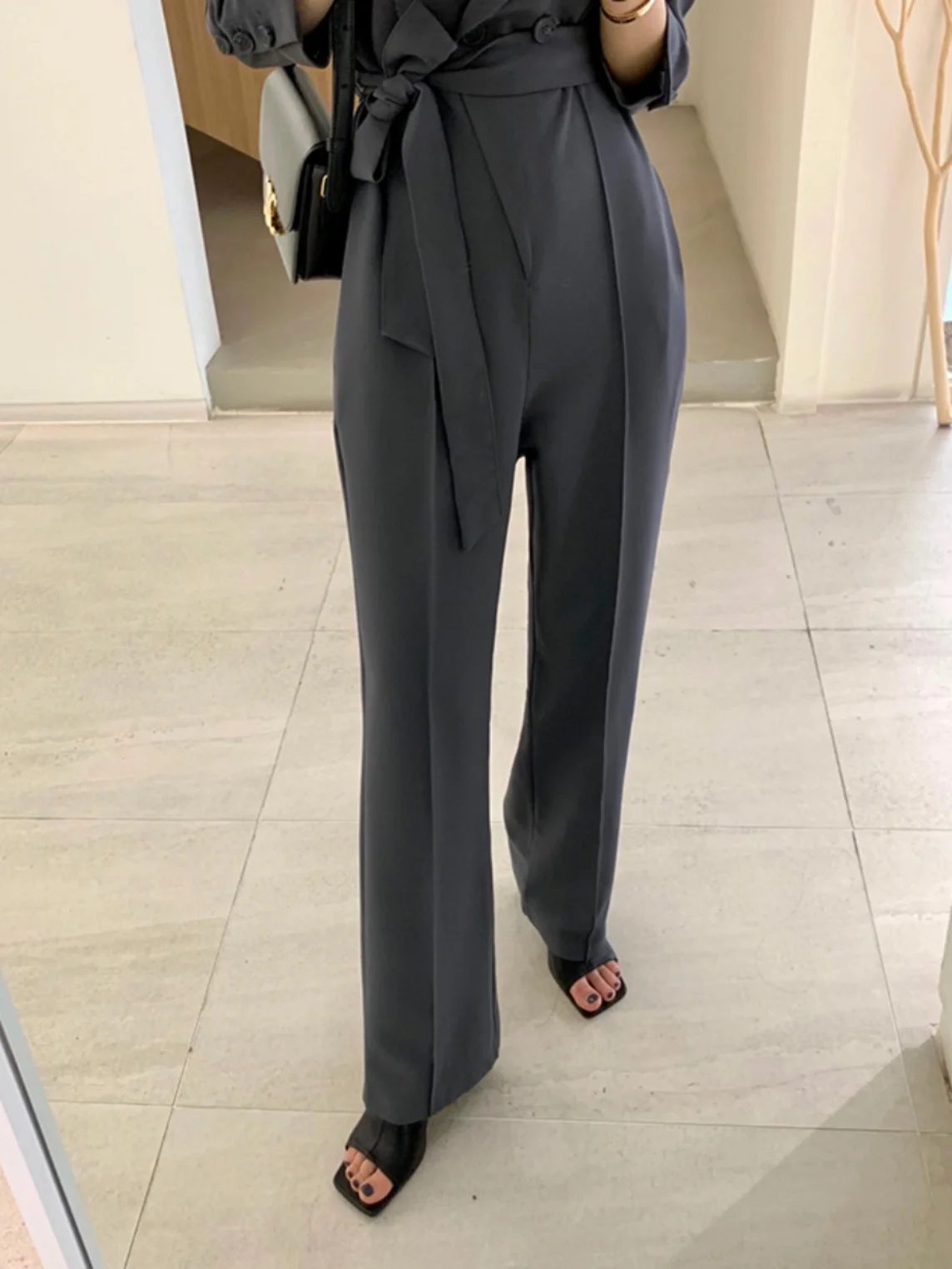 Kombinezon damski V-Ne Casual Sle z paskiem, wyszczuplający, wzór wiosenny, tkanina poliestrowa, prosty krój, długi rękaw