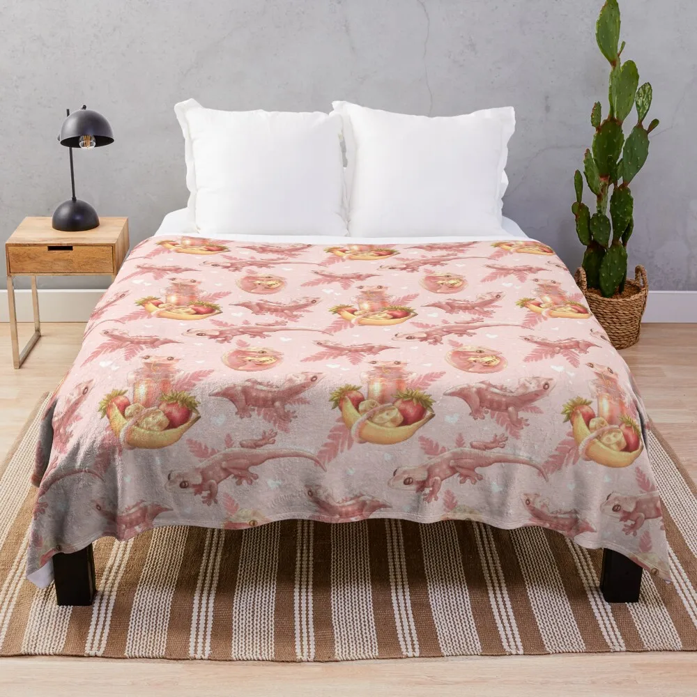 

Pink Crested Gecko Pattern Throw Blanket Decorative Throw Luxury Designer funny gift Thermal Blankets