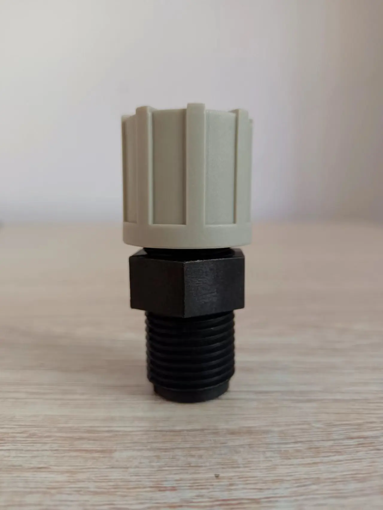 Conector da Mangueira da Bomba de Dosagem Válvula de Interface do Gerador de Dióxido de Cloro Acessórios Triplet Bomba de Medição Válvula de Rosca Exterior Sleev
